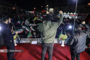 اجتماع مردمی در حمایت از رزمندگان اسلام و بیعت با رهبری و محکومیت حملات وحشیانه صهیونیستی - آمریکایی با حضور مردم انقلابی و شهیدپرور در میدان شهدا تهران