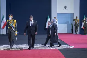 ادای احترام مقامات و مسئولان خارجی به پیکر امام شهید 