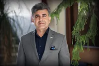 جهش فناوری با کنترل مهاجرت نخبگان/ ارتزاق جامعه علمی از درآمد نفتی محدود شود