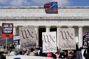 قیام&zwnj; مردم آمریکا علیه ترامپ