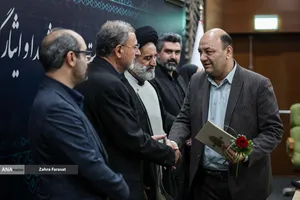 آیین تکریم خبرنگاران حوزه ایثار و شهادت
