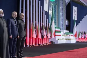 ادای احترام مقامات و مسئولان خارجی به پیکر امام شهید 