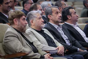 تجلیل از تیم&zwnj;های قهرمان دانشگاه آزاد اسلامی با حضور دکتر بیژن رنجبر