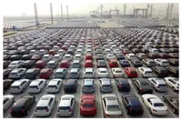 درآمد خالص ۱۷.۶ همتی دولت از واردات خودرو در نیمه اول سال/ ۱۴۰۴ درآمد واردات خودرویی دولت به ۱۱۰ همت می‌رسد