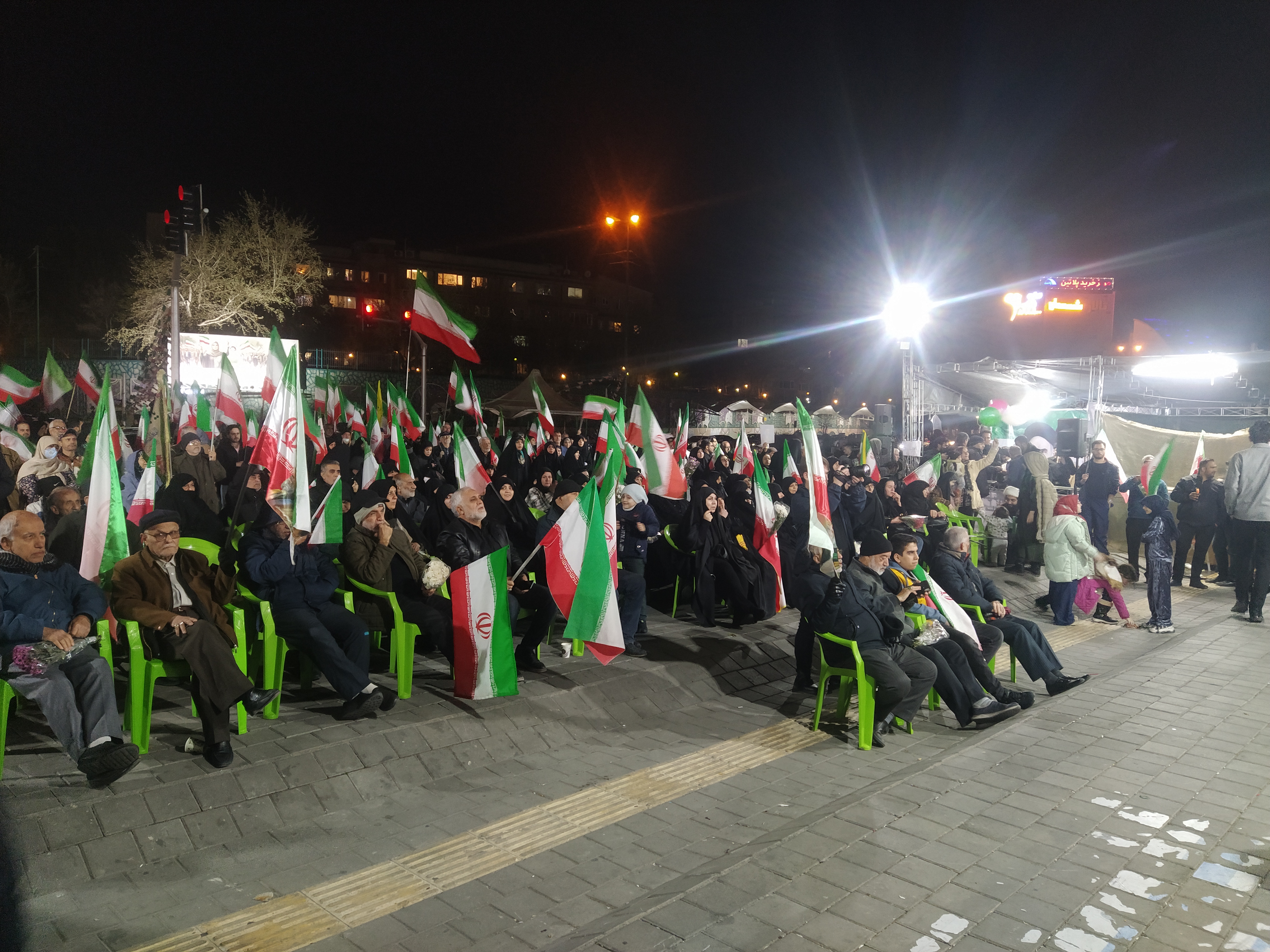 حضور پرشور دانشگاهیان و مردم در میعادگاه شبانه واحد تهران غرب