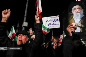 اجتماع مردمی در خونخواهی امام شهید امت - چهارراه کوکاکولا