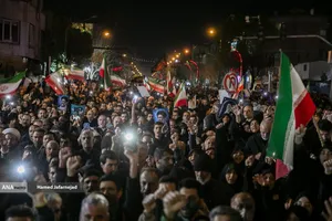 عزاداری شهادت رهبر انقلاب در چهارراه کوکاکولا خیابان پیروزی تهران