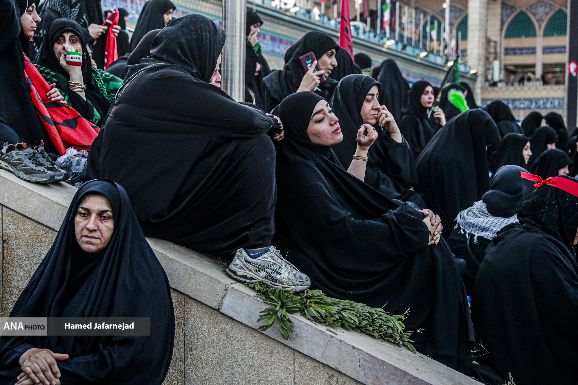 از اذان سحر مصلی تا نماز وداع آقای شهید؛ سوگواری و خونخواهی عاشقان در روز دوم