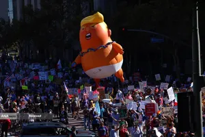 تجمع میلیونی آمریکایی ضد ترامپ با شعار &laquo;پادشاهی ممنوع&raquo;