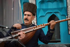 اجرای موسیقی آذری در میدان هفت تیر تهران