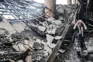 بازدید خبرنگاران خارجی از آثار به&zwnj;جامانده از حمله موشکی رژیم صهیونیستی به ساختمان شیشه ای صدا و سیما که در تاریخ ۲۴ تیرماه صورت گرفت