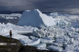 کوه های یخی در نزدیکی گرینلند