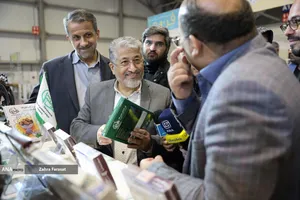 دکتر بیژن رنجبر رییس دانشگاه آزاد اسلامی در مراسم افتتاحیه سومین دوره نمایشگاه فناوری و نوآوری فن نما 1404