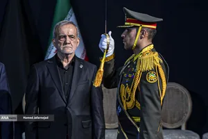 ادای احترام مقامات و مسئولان خارجی به پیکر امام شهید 