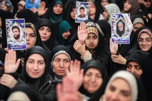 دیدار خانواده شهدای اقتدار با رهبر انقلاب در روز میلاد امیرالمومنین علیه&zwnj;السلام