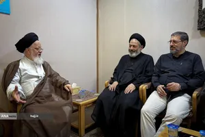 دیدار علیرضا بیات رئیس سازمان حج و زیارت و حجت&zwnj;الاسلام سیدعبدالفتاح نواب، نماینده ولی&zwnj;فقیه با تولیت مسجد کوفه با آیت الله حسینی