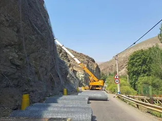 ترافیک سنگین در آزادراه کرج - تهران/ انسداد جاده چالوس