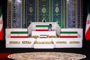 ادای احترام مقامات و مسئولان خارجی به پیکر امام شهید 
