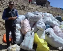 شرایط اسف بار بارگاه سوم دماوند/ کوهنوردان، کوهنوردی می کنند یا زباله نوردی؟ +فیلم