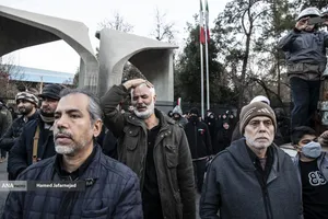  اجتماع مردم تهران در پی خبر شهادت حضرت آیت الله العظمی امام خامنه ای رحمته الله علیه رهبر عظیم الشان انقلاب اسلامی ایران