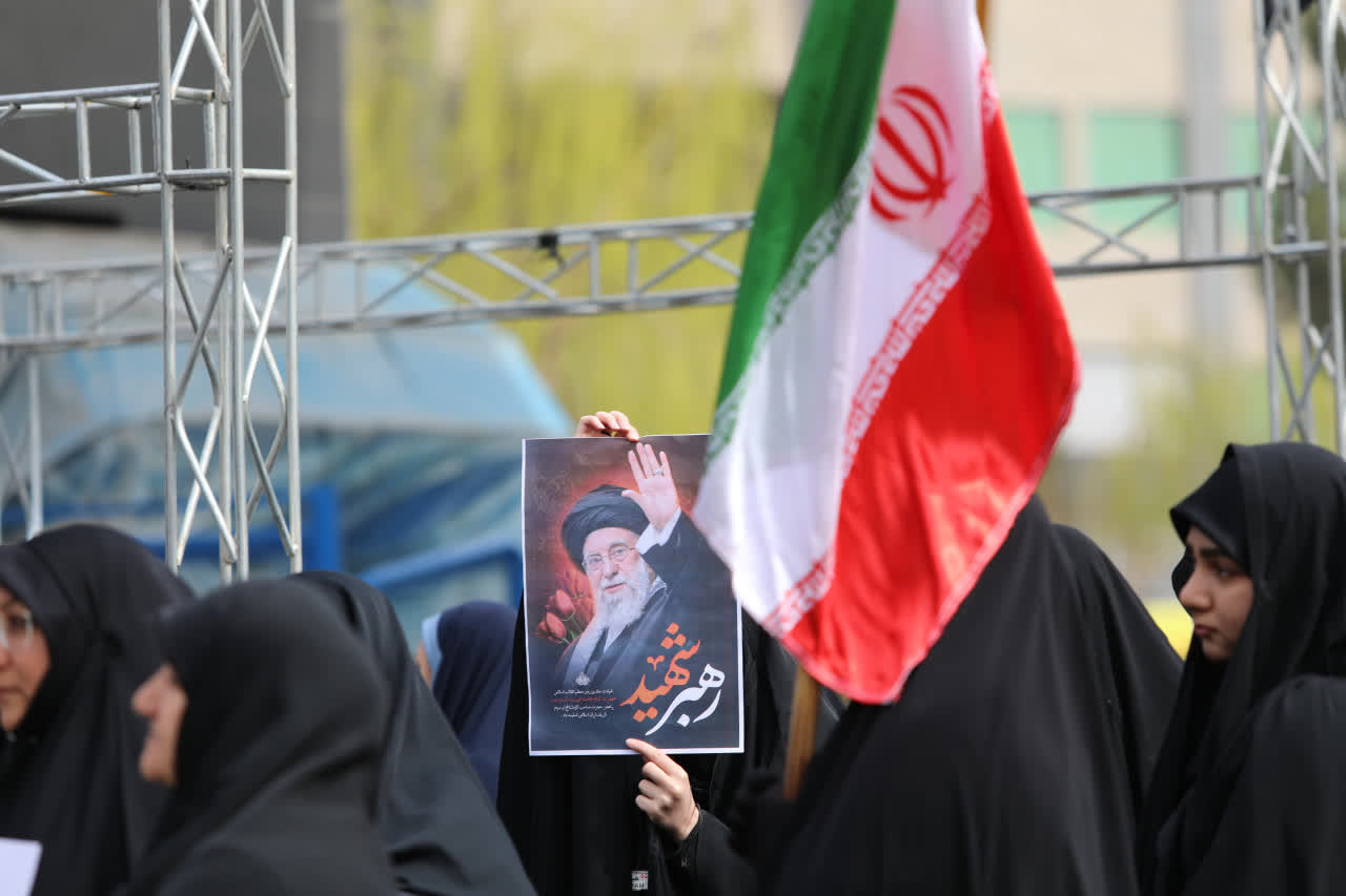 همبستگی ملی در گردهمایی «دانشگاه سربلند»/ نمایش قدرت و همبستگی در اجتماع دانشگاهیان آزاد سراسر کشور