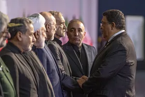 ادای احترام مقامات و مسئولان خارجی به پیکر امام شهید 