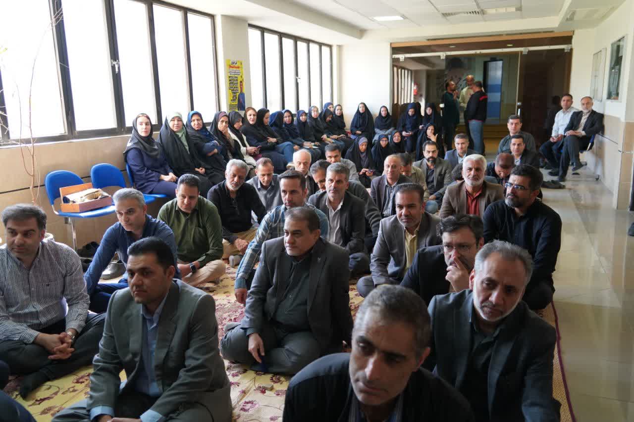 خداوند متعال در این زمان صحنه عاشورا را واضحتر به ما نشان داد؛ خون رهبر شهید امت اسلام را به جوشش آورد خداوند متعال در این زمان صحنه عاشورا را واضحتر به ما نشان داد؛ خون رهبر شهید امت اسلام را به جوشش آورد