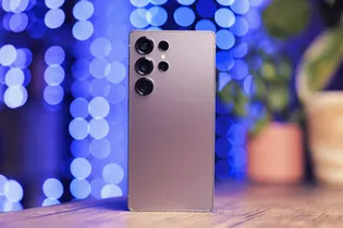 دوربین ۲۰۰ مگاپیکسلی و هوش مصنوعی در کالبد تیتانیومی S۲۵ اولترا می‌درخشند