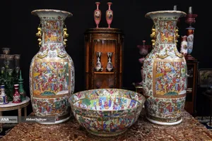 تزامناً مع اليوم العالمي للصناعات اليدوية، أقیم معرض للقطع الأثرية والصناعات التقليدية في فندق بارسيان آزادي بالعاصمة طهران، بحضور جمع من المهتمين والزوّار.