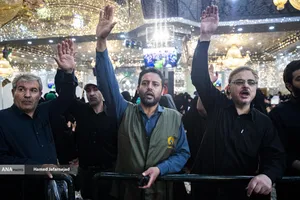 تشییع و تدفین پیکر مطهر دانشمند هسته&zwnj;ای شهید محمدمهدی طهرانچی رییس دانشگاه آزاد اسلامی و همسر گرانقدرش شهیده مژگان قراویری در حرم حضرت عبدالعظیم حسنی(ع)