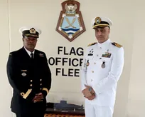 فرمانده منطقه یکم نیروی دریایی ایران با همتای آفریقای جنوبی دیدار کرد