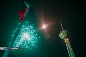 نورافشانی شب ۲۲ بهمن در تهران