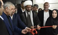 افتتاح نمایشگاه عکس‌هایی از فیلم‌های احمدرضا درویش در موزه جنگ خرمشهر/ «سرزمین خورشید» آغاز شد