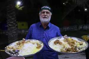 پیاده روی زائرین اربعین حسینی به یاد رهبر شهید انقلاب