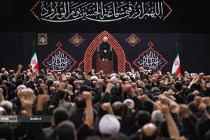 مراسم عزادارای شب عاشورای حسینی(ع) در حسینیه امام خمینی(ره) با حضور رهبر معظم انقلاب
