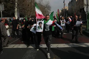 بیعت مردم با آیت&zwnj;الله سید مجتبی خامنه&zwnj;ای سومین رهبر جمهوری اسلامی ایران
