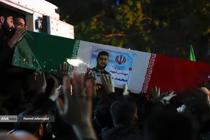 تشییع پیکر مطهر دریابان شهید &laquo;علیرضا تنگسیری&raquo; فرمانده دلاور خلیج فارس و جمعی از شهدای والامقام