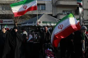 بیعت مردم با آیت&zwnj;الله سید مجتبی خامنه&zwnj;ای سومین رهبر جمهوری اسلامی ایران