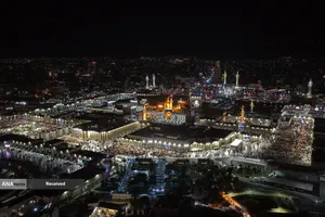 حرم مطهر رضوی در شب رحلت پیامبر اکرم و شهادت امام حسن مجتبی(ع)