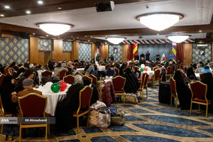 آیین بدرقه خانواده&zwnj;های آسیب&zwnj;دیده در جنگ به زیارت امام رضا(ع)
