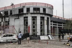 حمله هوایی جنگنده&zwnj;های اسرائیلی_آمریکایی به خیابان پیروزی تهران