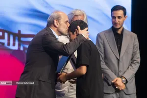 تجلیل از خانواده شهدا با حضور پیمان جبلی رییس سازمان صدا و سیما در مراسم بزرگداشت شهدای رسانه در نبرد با رژیم صهیونیستی