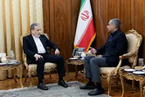 وزیر کشور پاکستان به دیدار عراقچی رفت