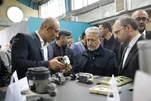 بازدید دکتر رنجبر از نمایشگاه محصولات دانش‌بنیان واحدهای منتخب دانشگاه آزاد استان تهران