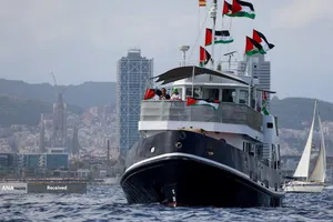 حرکت بزرگ&zwnj;ترین ناوگان"الصمود" همبستگی بین&zwnj;المللی از بندر بارسلونا اسپانیا به سوی غزه