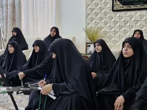 دیدار و تکریم خادمیاران رضوی منطقه 14 تهران با جمعی خانواده شهدا دفاع مقدس و جنگ 12 روزه صهیونیستی