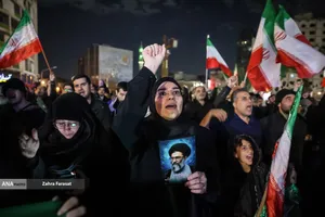 مراسم عزاداری در سوگ رهبر شهید انقلاب - میدان ولیعصر (عج)