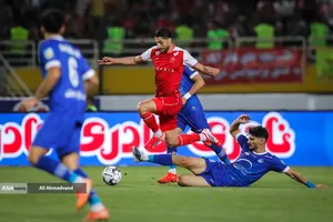 تیم&zwnj;های فوتبال استقلال و پرسپولیس امروز (چهارشنبه) در چارچوب هفته پنجم لیگ برتر به مصاف هم رفتند که این دیدار به تساوی یک - یک انجامید.