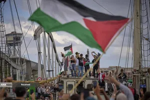 حرکت بزرگ&zwnj;ترین ناوگان"الصمود" همبستگی بین&zwnj;المللی از بندر بارسلونا اسپانیا به سوی غزه