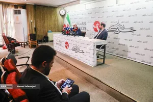 محمدجواد لاریجانی رئیس پژوهشگاه دانش&zwnj;های بنیادی و رئیس همایش &laquo;خیزش در برابر خردکشی&raquo;